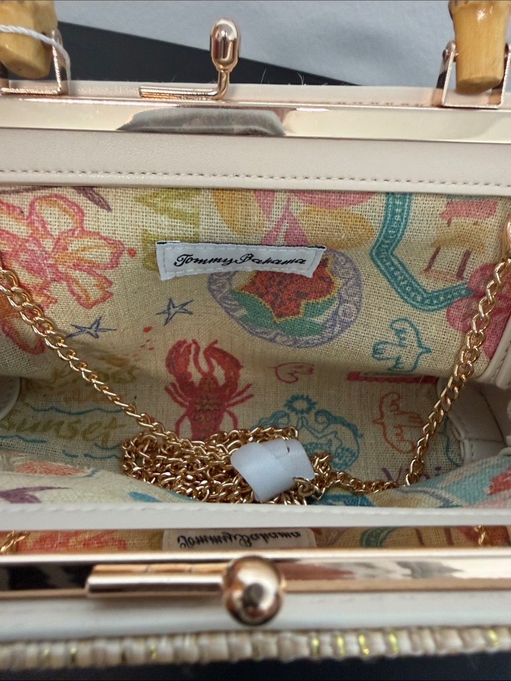 Tommy Bahama | Natural Clutch with Bamboo Handle & Kiss Lock w/Crossbody Chain 🌴 - Picture 7 of 10